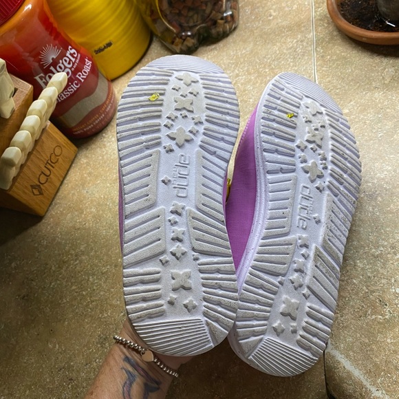 Hey Dudes - Picture 2 of 6